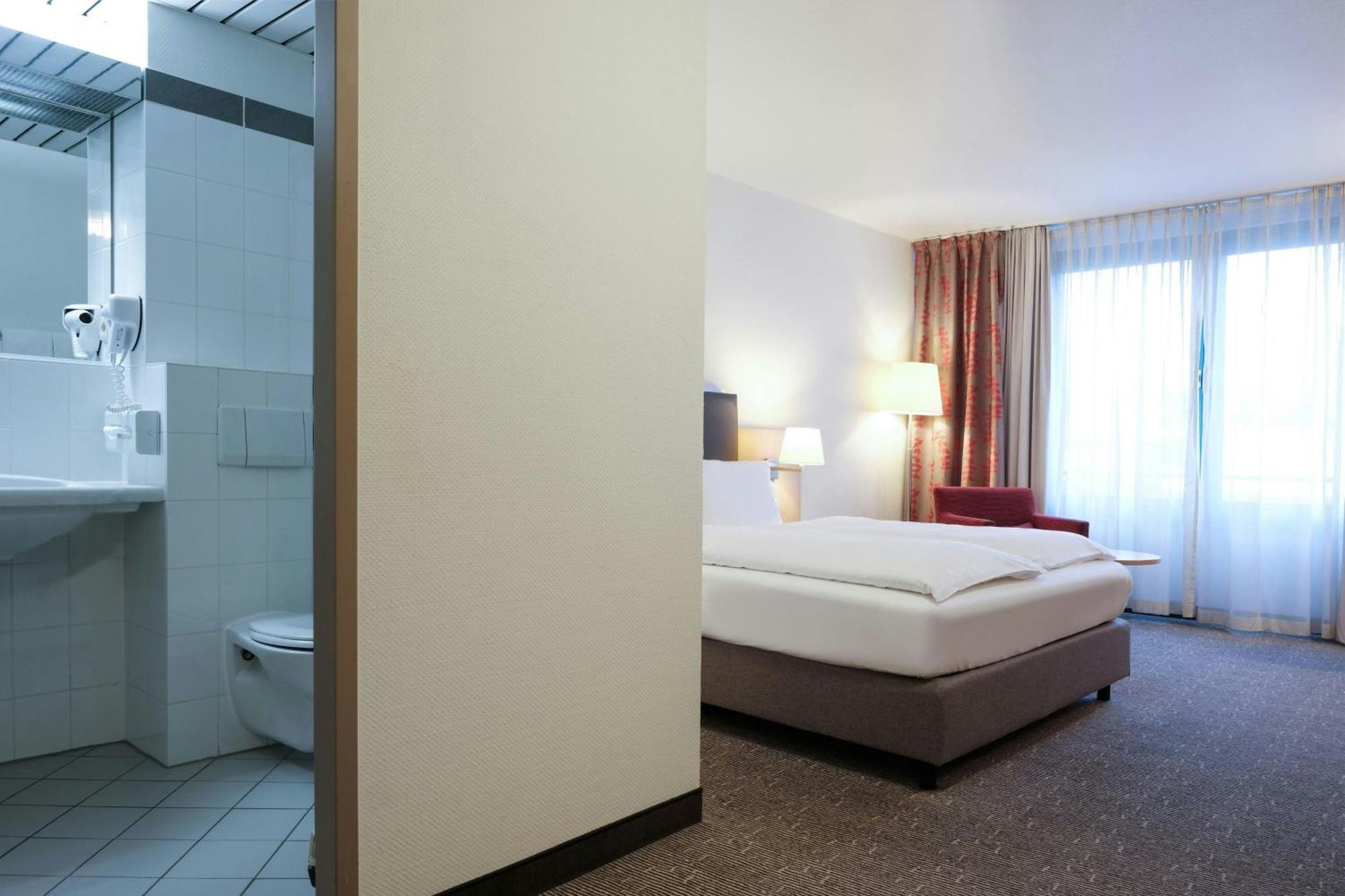 Four Essen City Centre Екстер'єр фото
